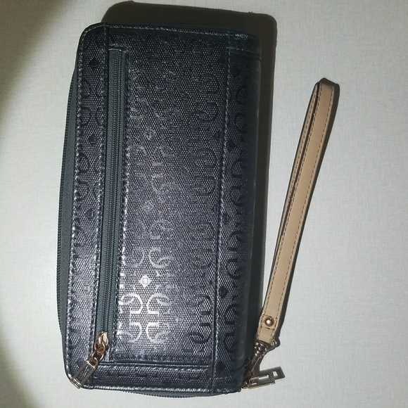 Guess wallet - Picture 3 of 4